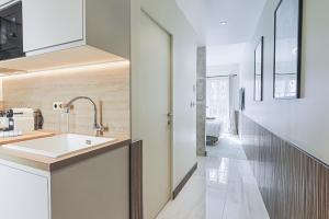 Divine Couture - Suite Montaigne