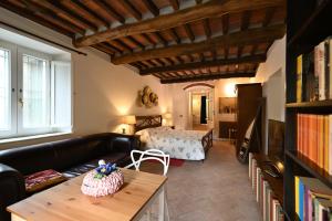 Suite with Sauna room in Villa Lucchesi