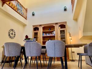 3 bedroom holiday home Alcaucin with private pool and mountain view