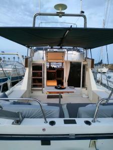 Bateaux BATEAU STANDING A QUAI tout confort : photos des chambres