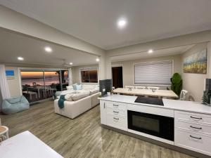 Aqua Straddies Best View Bay, Brissy & Beyond