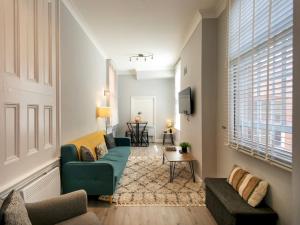 Central Gem Plush Beds -Walk to Attractions - Pass the Keys