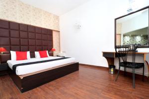 HOTEL THE TAKSONZ - Opposite Railway Station
