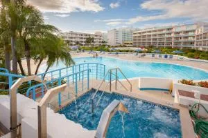 Paradise Perch - Royal Retreats at Maho Beach - Lowlands