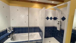 Chevaux dAsie 22pers jacuzzi billard babyfoot