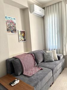 Pink House - Central Location by Seashore, Fiber Internet