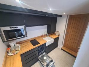 Glass roofed, private, romantic nook in Headingley