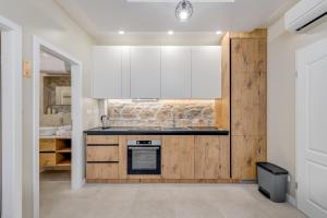 InMotion Luxury Rooms