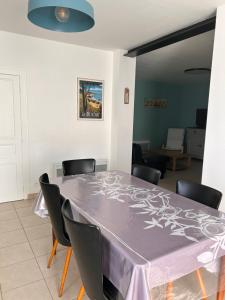 Maisons de vacances Maison de Famille La Bernerie : Maison de Vacances 3 Chambres 