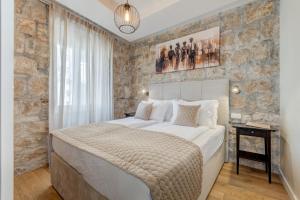 InMotion Luxury Rooms