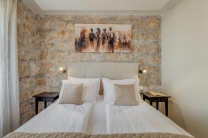 InMotion Luxury Rooms