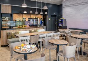 Hotels B&B HOTEL Bordeaux Bassins a flot : photos des chambres