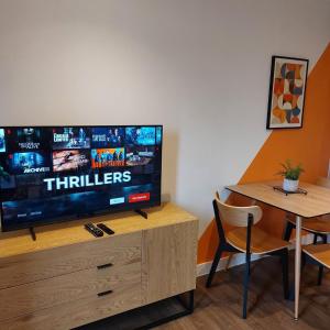 Apartment - Sleeps3 - City Centre - Street Parking