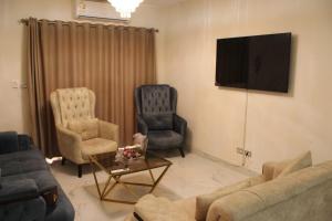 شقة فى الرحاب امام Gate way