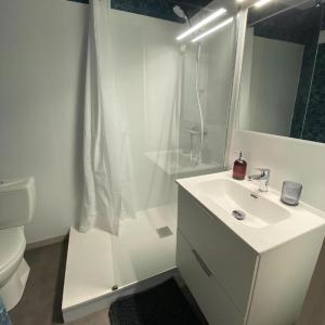 LArbre du voyageur, face à locéan, quartier des Présidents, 2 pers