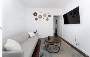 Spacious Apartment by Central Park - Columbus Circle