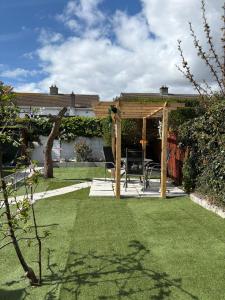 Superb Triple Room near Airport - 2