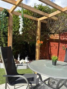 Superb Triple Room near Airport - 2