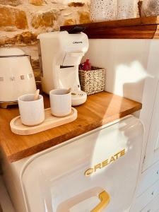 B&B / Chambres d'hotes Authentique bergerie en pierre avec jacuzzi piscine et massages La grange des amoureux : photos des chambres