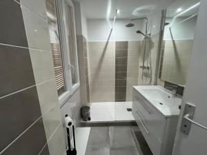 Appartements Studio confortable avec balcon : photos des chambres