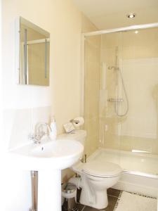 Dragonfly Stays at Lower Lakes