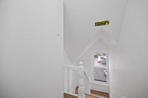 Shadyside, Pittsburgh !I Modern and Bright Private Bedroom with Shared Bathroom