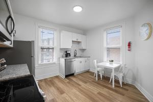 Shadyside, Pittsburgh !I Modern and Bright Private Bedroom with Shared Bathroom