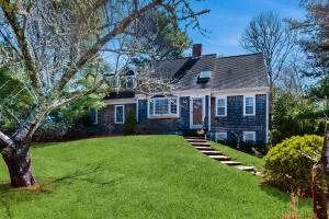 Wisteria Haven - Cotuit