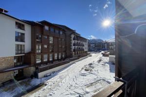 Spacious modern 1BR apartment near the gondola