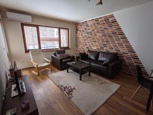 Spacious modern 1BR apartment near the gondola