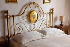 Tipica casa nelle Crete Senesi