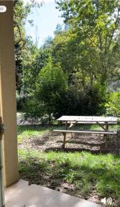 Jolie maisonnette avec piscine