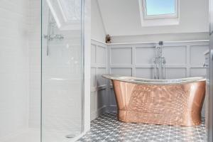 Northern Hideaways Oakfield Lodge, Ponteland