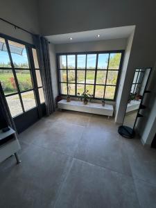 Maisons de vacances Charmante maison avec piscine et grand jardin : photos des chambres