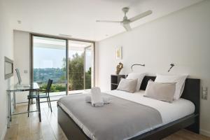 Cannes - Modern villa with 180° sea view