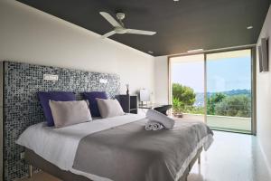 Cannes - Modern villa with 180° sea view