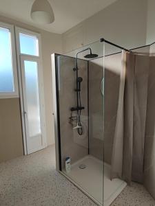 Appartement lumineux refait à neuf, cœur de ville