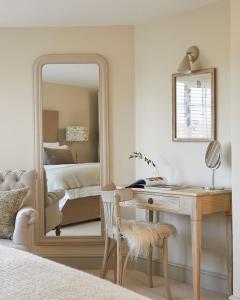 Superior King Room room in Rockstone Cottage