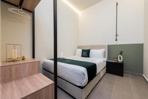 10 Mossaz skypool 5mins to 1U and Ikea atEmpire City by Light House