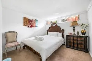 Chic and Cozy Vancouver Getaway - Richmond