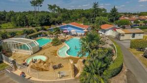 Camping 4 étoiles - Piscine - eebifg
