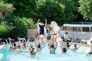 Campings Camping 4 etoiles - Piscine - eebifg : photos des chambres