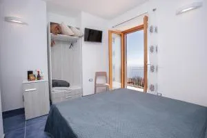 Nel blu dipinto di blu - مينوري