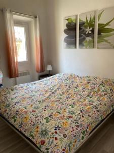 Bright and airy apartment for 2 guests near Marché Provencal