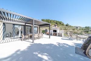 Seaside Holiday Home Ema
