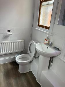 Single Room with Shared Bathroom room in Campbells Guest House