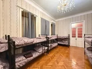 Malik Hostel - Mekhrably