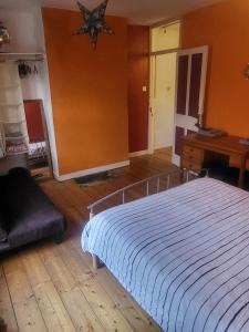 Eastons Little Secret