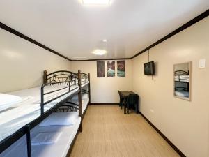 Nazarene Apartelle -R2