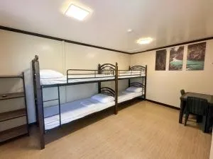 Nazarene Apartelle -R2 - Magamomo